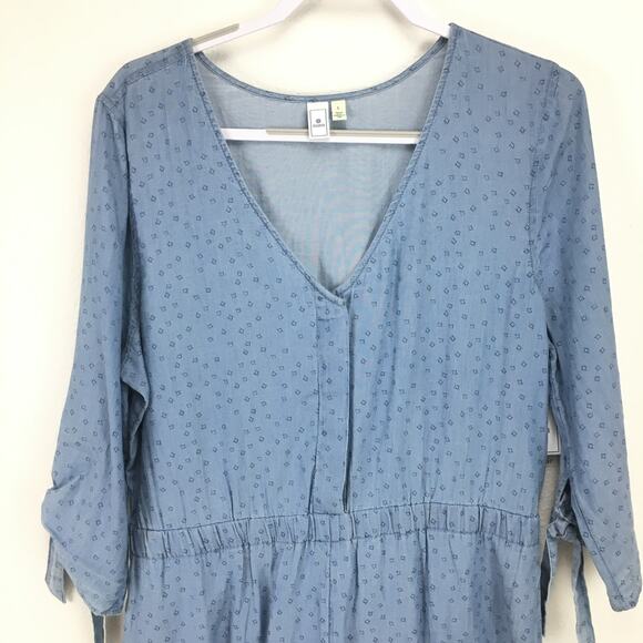 Susina L V-Neck Stripe Chambray Romper RK407723MI - Picture 4 of 14